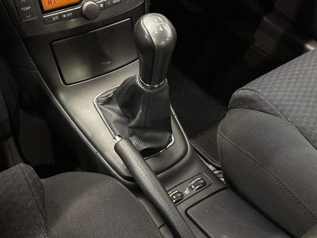 Toyota Avensis 2006 Vihreä