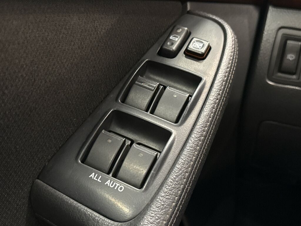 Toyota Avensis 2006 Vihreä