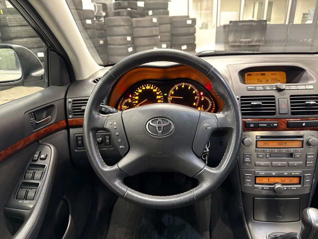 Toyota Avensis 2006 Vihreä