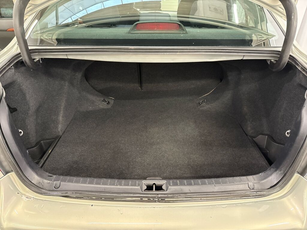 Toyota Avensis 2006 Vihreä