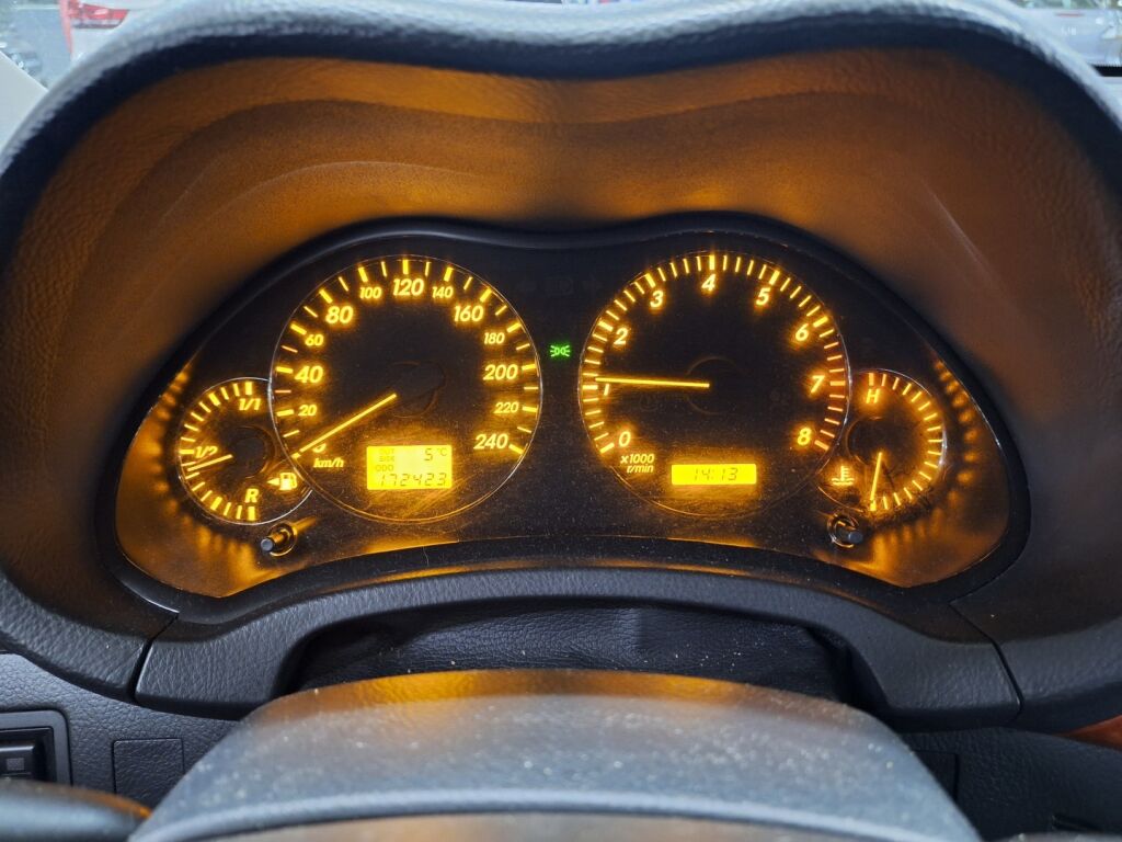 Toyota Avensis 2006 Vihreä