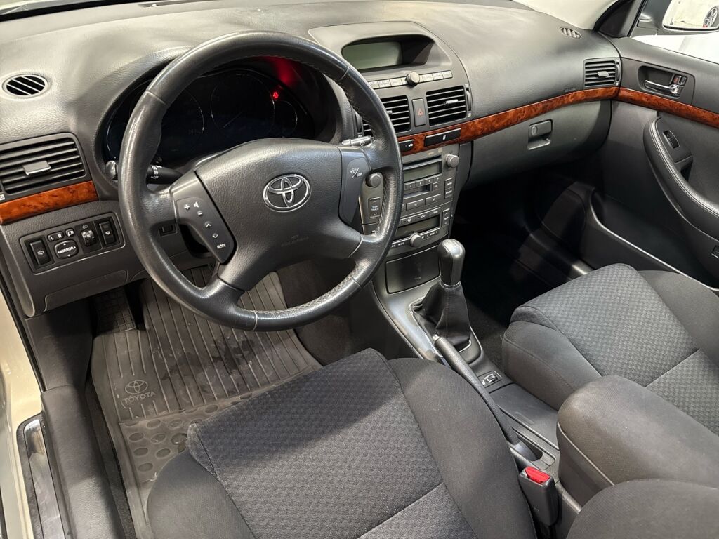 Toyota Avensis 2006 Vihreä