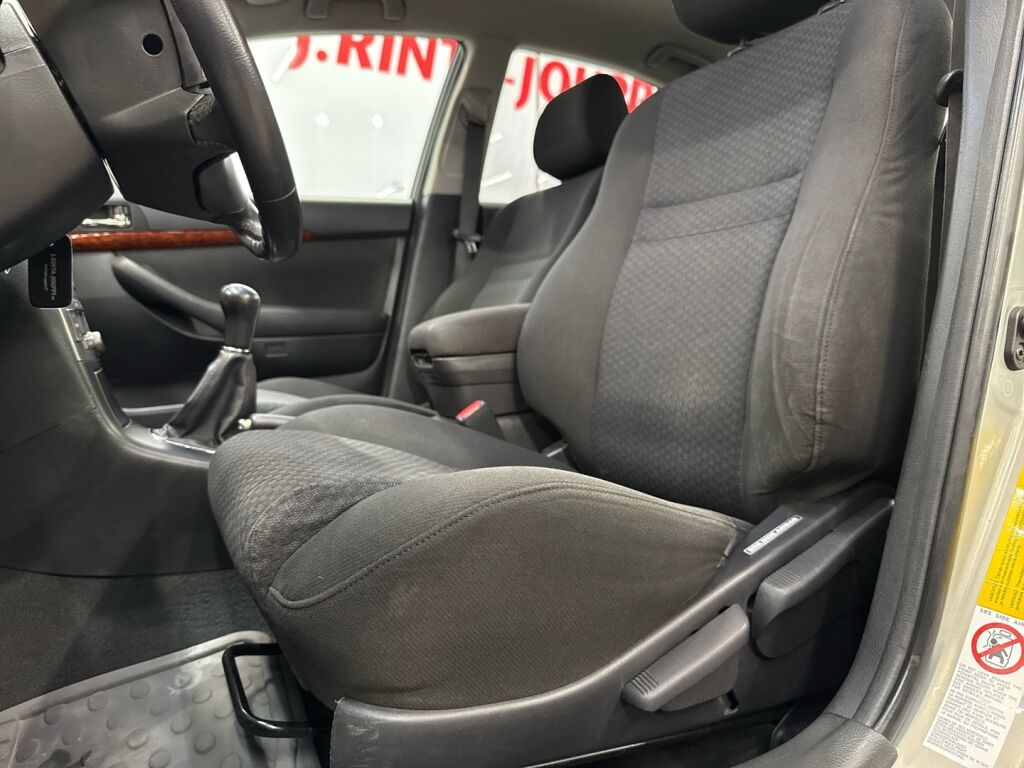 Toyota Avensis 2006 Vihreä