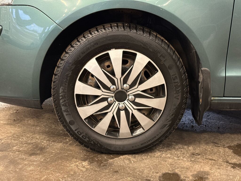 Volkswagen Polo 2006 Vihreä