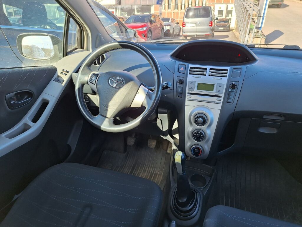 Toyota Yaris 2006 Hopea