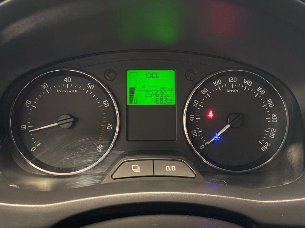 Skoda Fabia 2012 Valkoinen