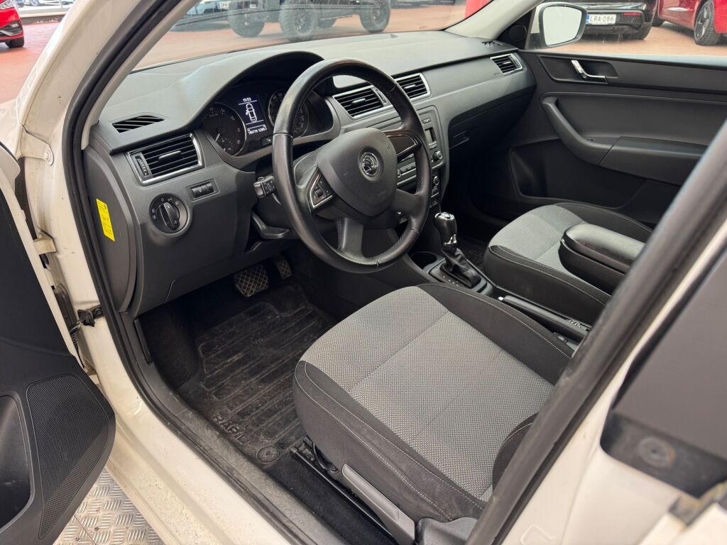 Skoda Rapid 2013 Valkoinen