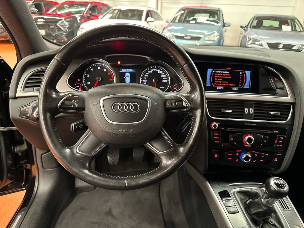 Audi A4 2012 Musta
