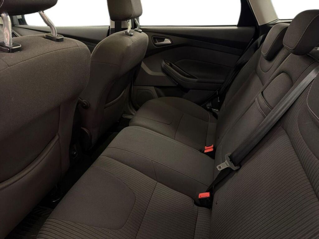 Ford Focus 2013 Harmaa
