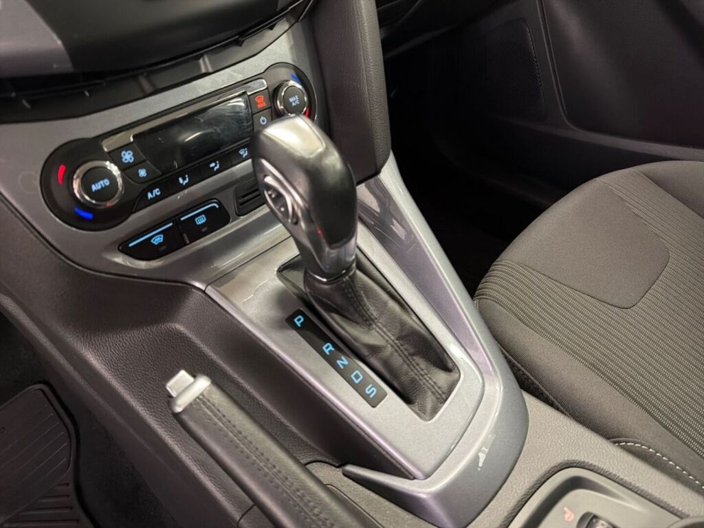 Ford Focus 2013 Harmaa