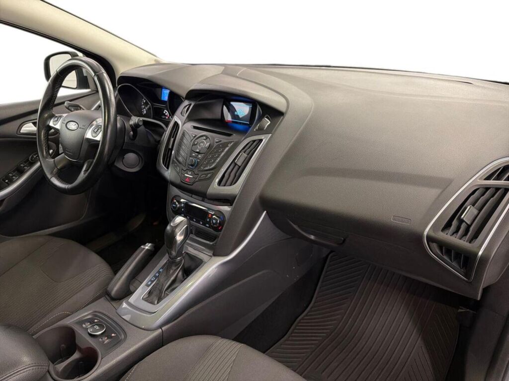 Ford Focus 2013 Harmaa