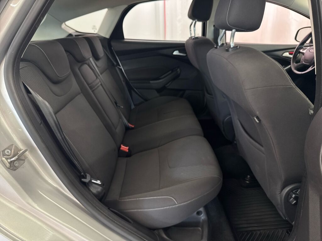 Ford Focus 2013 Harmaa