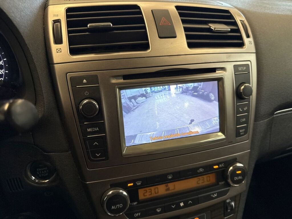 Toyota Avensis 2013 Musta