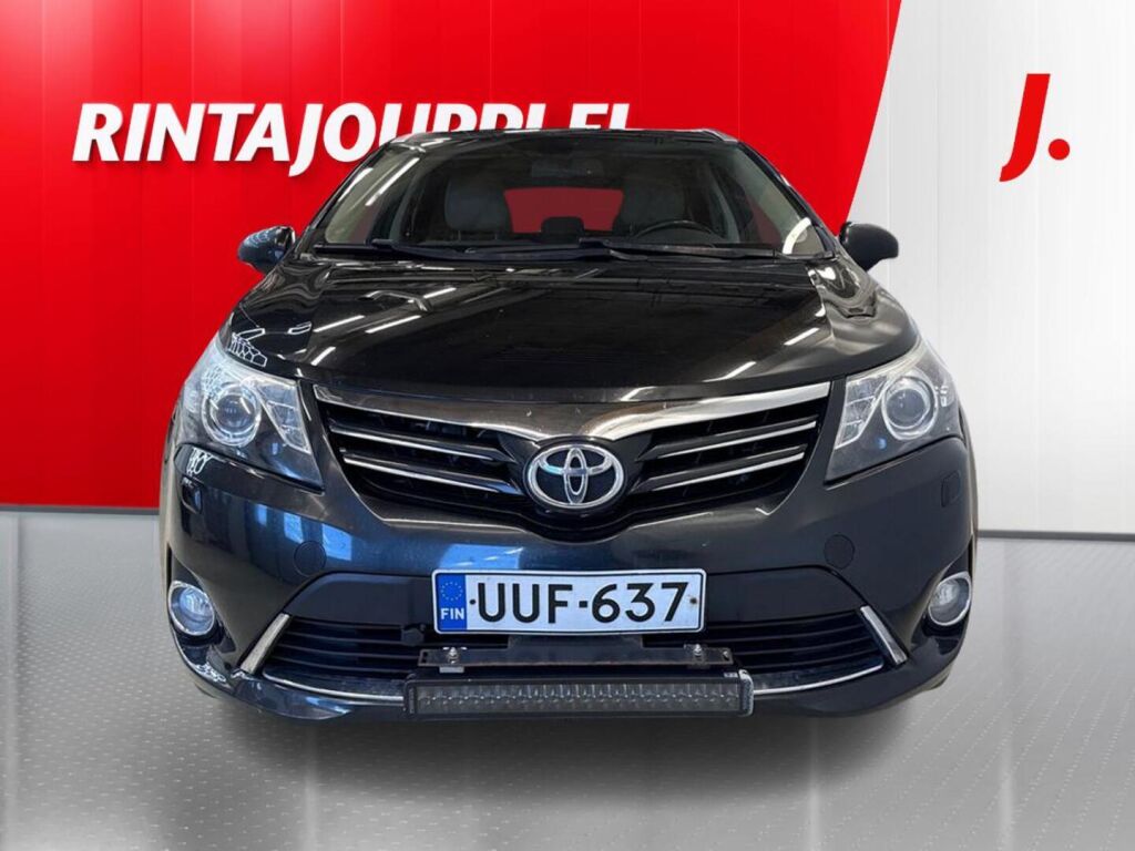Toyota Avensis 2013 Musta