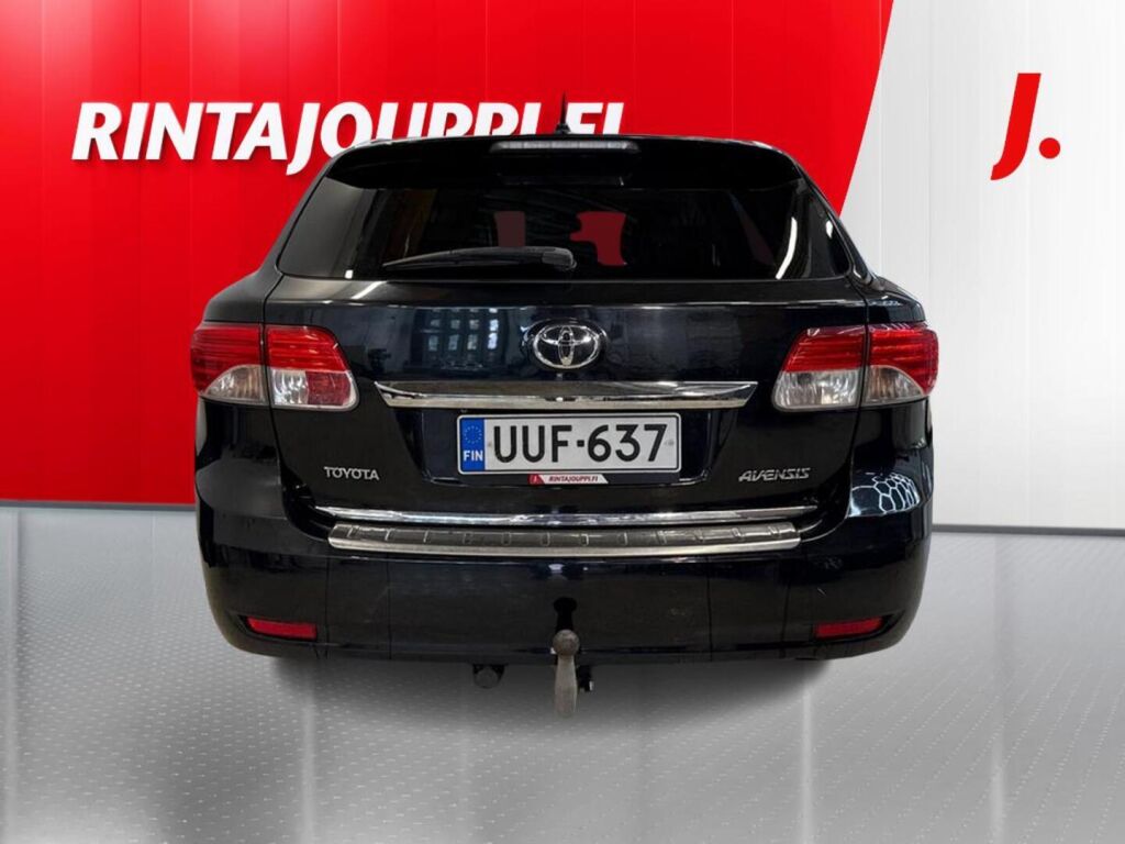 Toyota Avensis 2013 Musta