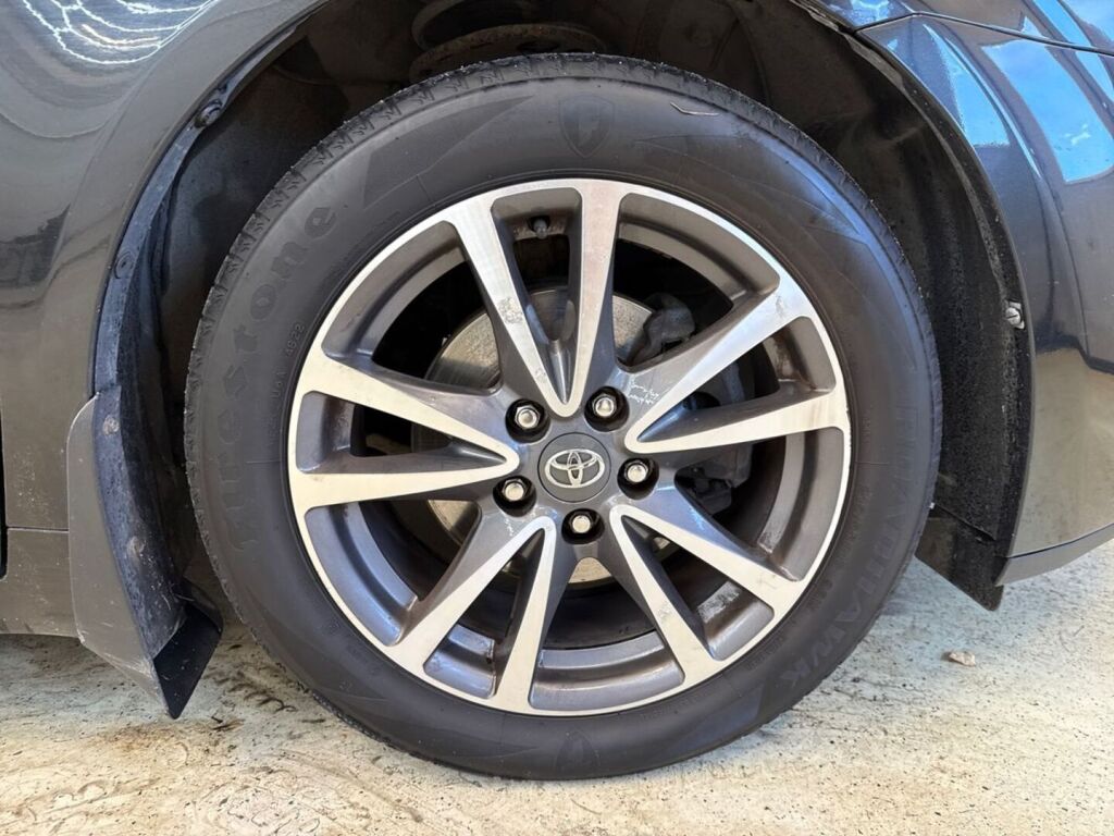 Toyota Avensis 2013 Musta