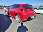 Toyota Auris 2013 Punainen