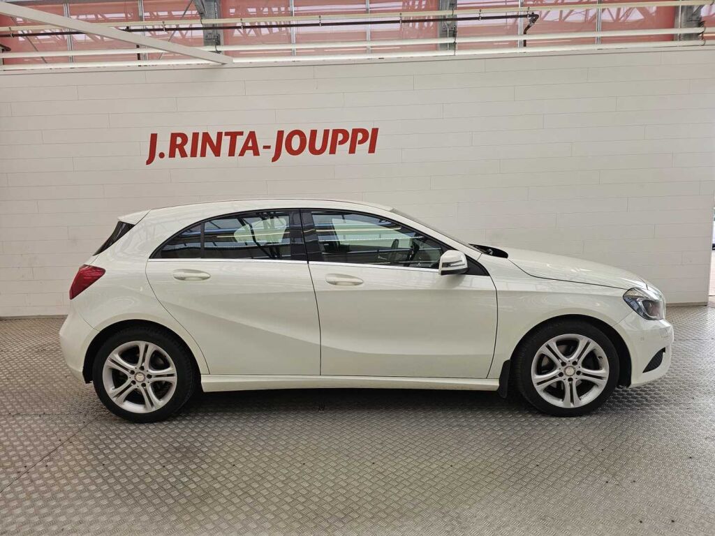 Mercedes-Benz A 2012 Valkoinen