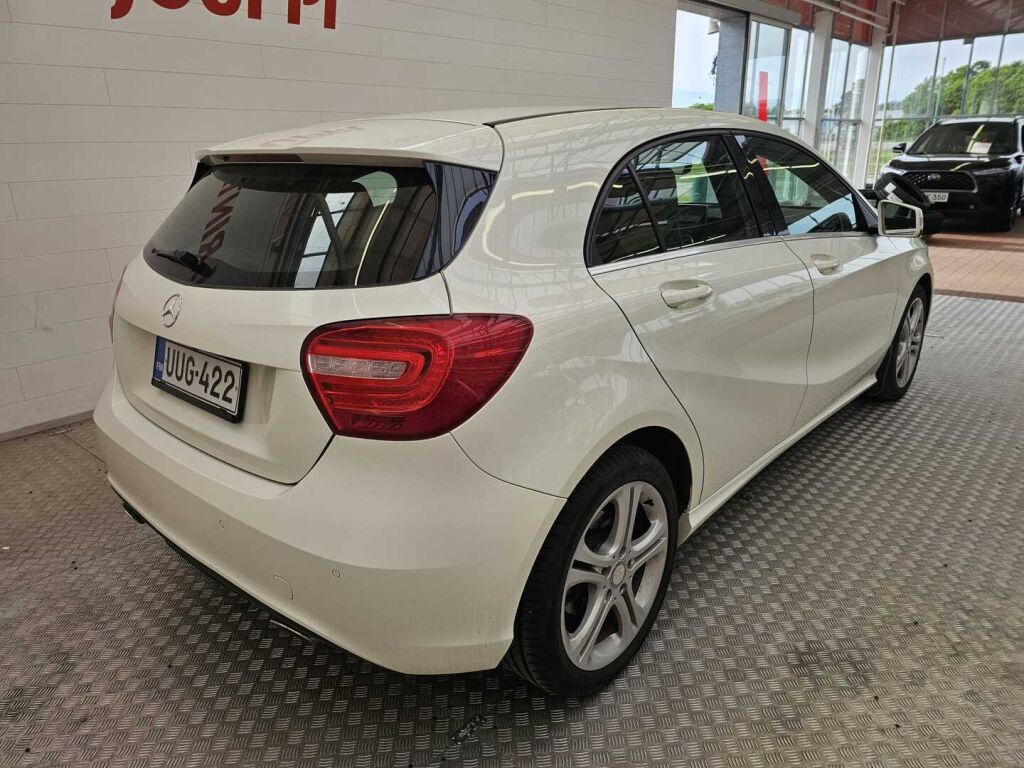 Mercedes-Benz A 2012 Valkoinen