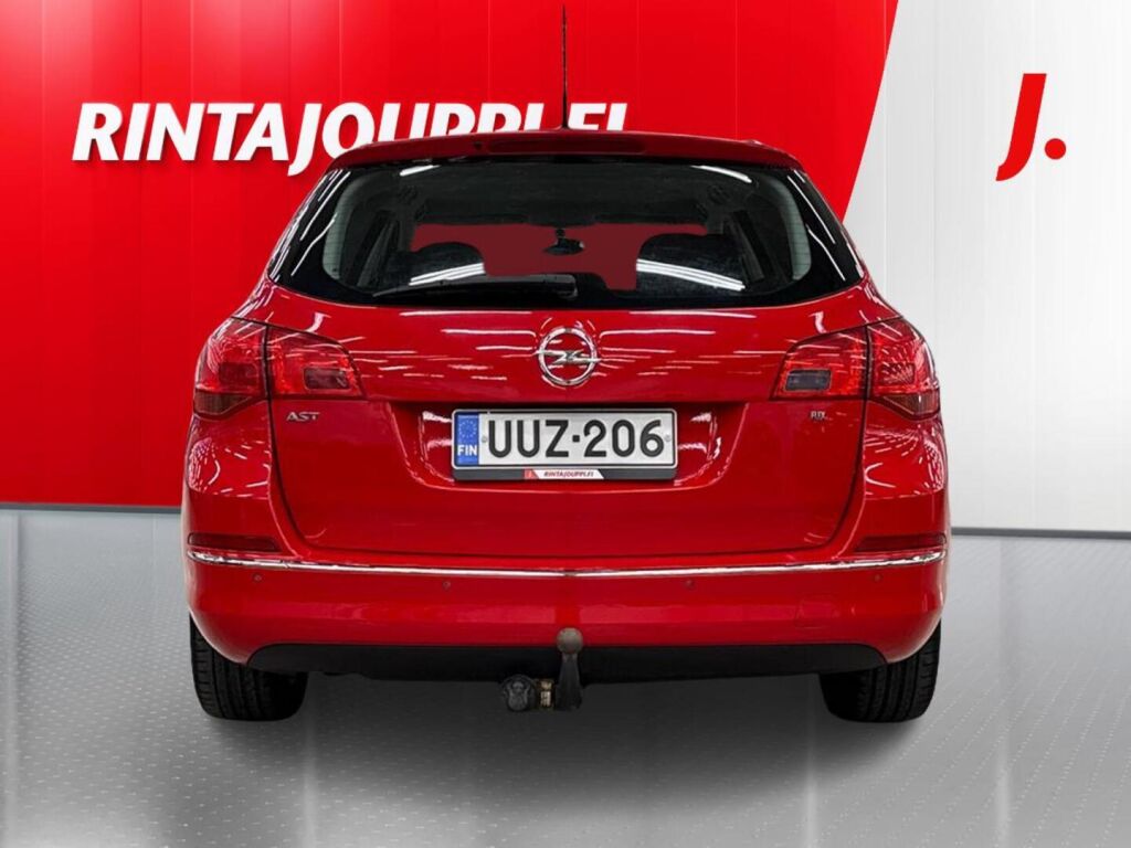 Opel Astra 2013 Punainen