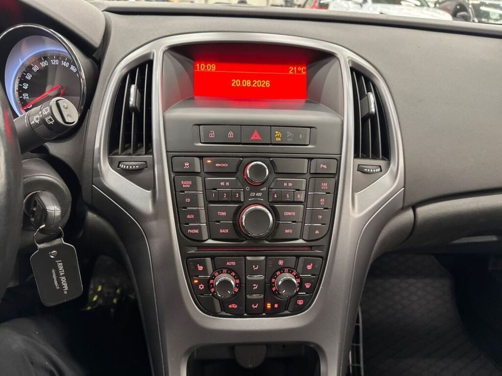 Opel Astra 2013 Punainen