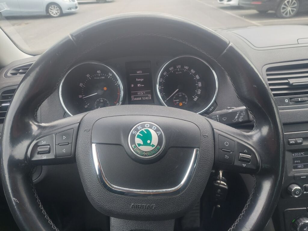 Skoda Yeti 2013 Ruskea (beige)