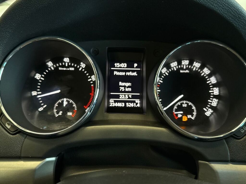 Skoda Yeti 2013 Ruskea (beige)