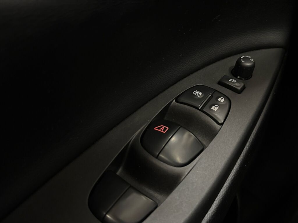 Nissan Pulsar 2015 Harmaa