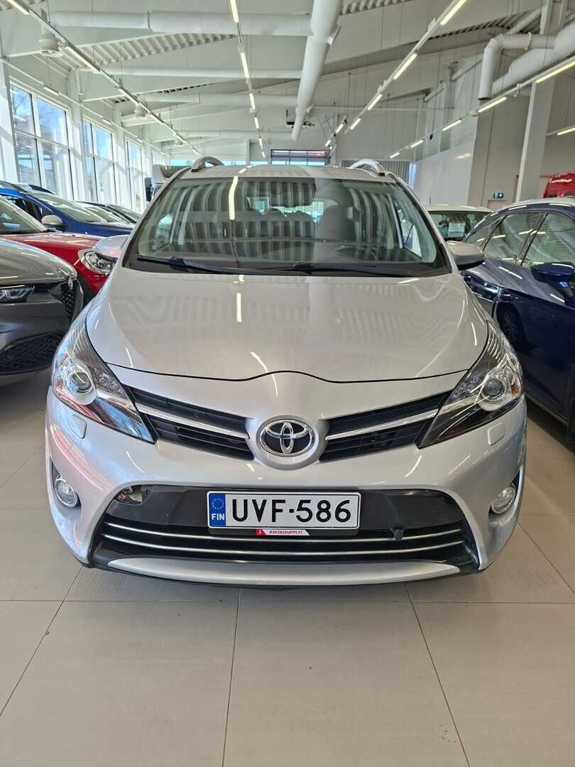 Toyota Verso 2015 Hopea