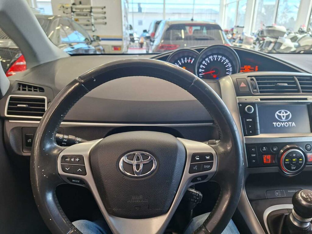 Toyota Verso 2015 Hopea