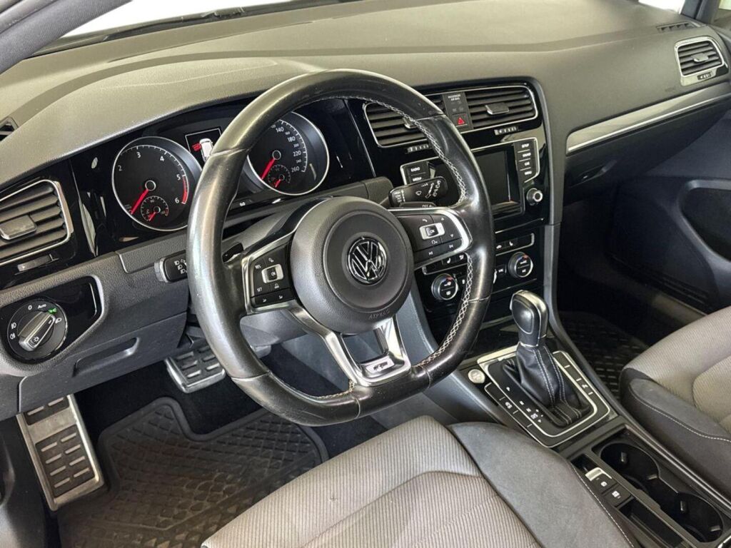 Volkswagen Golf 2015 Valkoinen