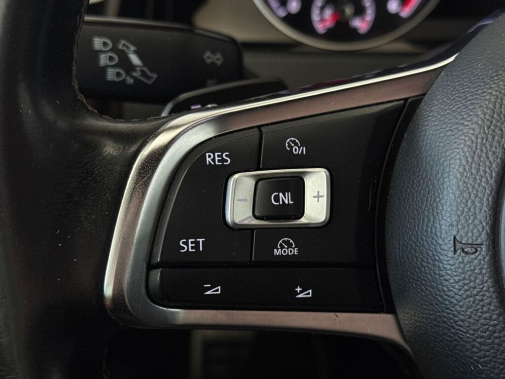 Volkswagen Golf 2015 Valkoinen