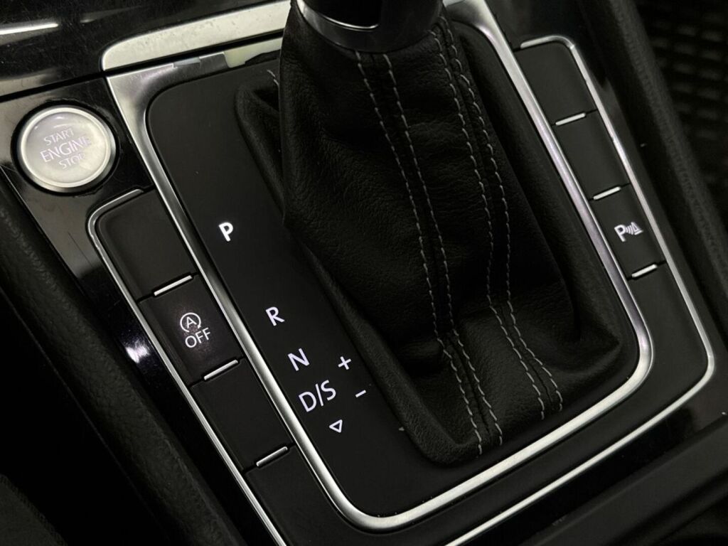 Volkswagen Golf 2015 Valkoinen