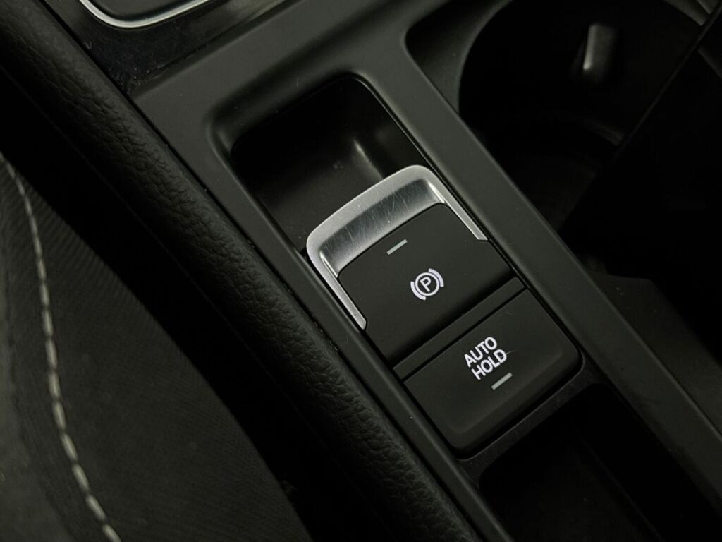 Volkswagen Golf 2015 Valkoinen