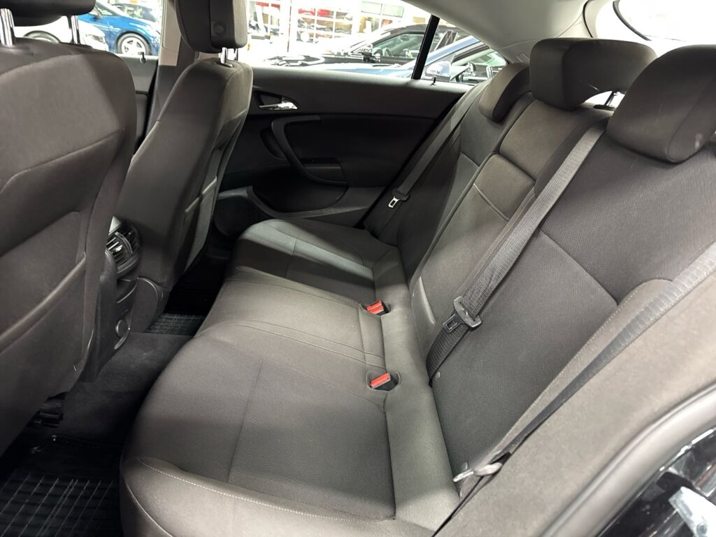 Opel Insignia 2013 Musta