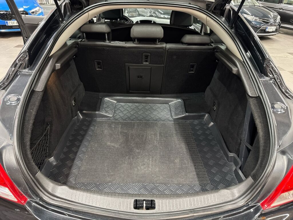 Opel Insignia 2013 Musta