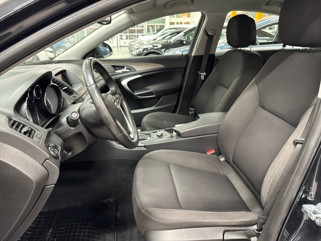 Opel Insignia 2013 Musta