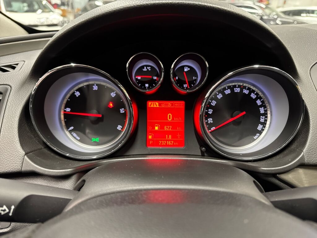 Opel Insignia 2013 Musta