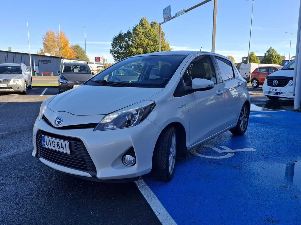 Toyota Yaris 2013 Valkoinen