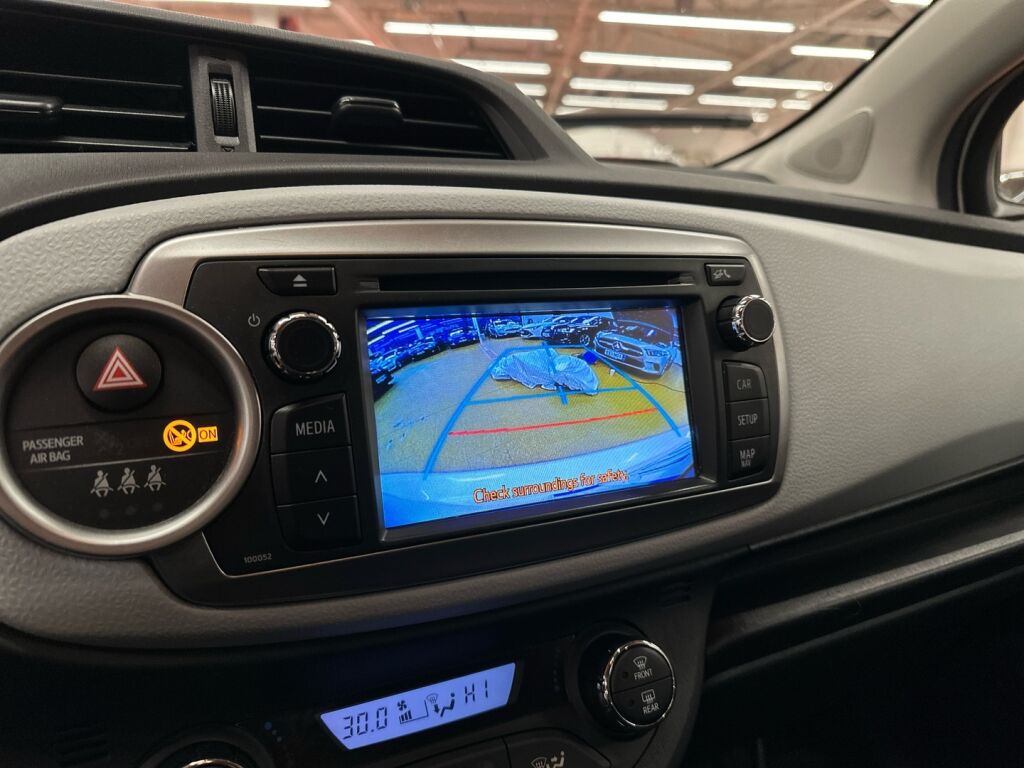 Toyota Yaris 2013 Valkoinen