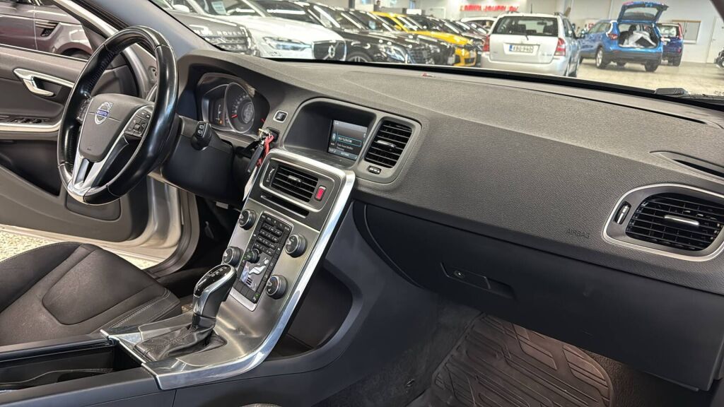 Volvo V60 T3 Business aut 2013, kuva 6/7