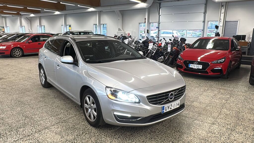 Volvo V60 T3 Business aut 2013, kuva 2/7