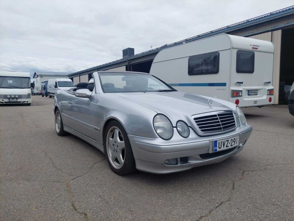 Mercedes-Benz CLK 2001 Harmaa