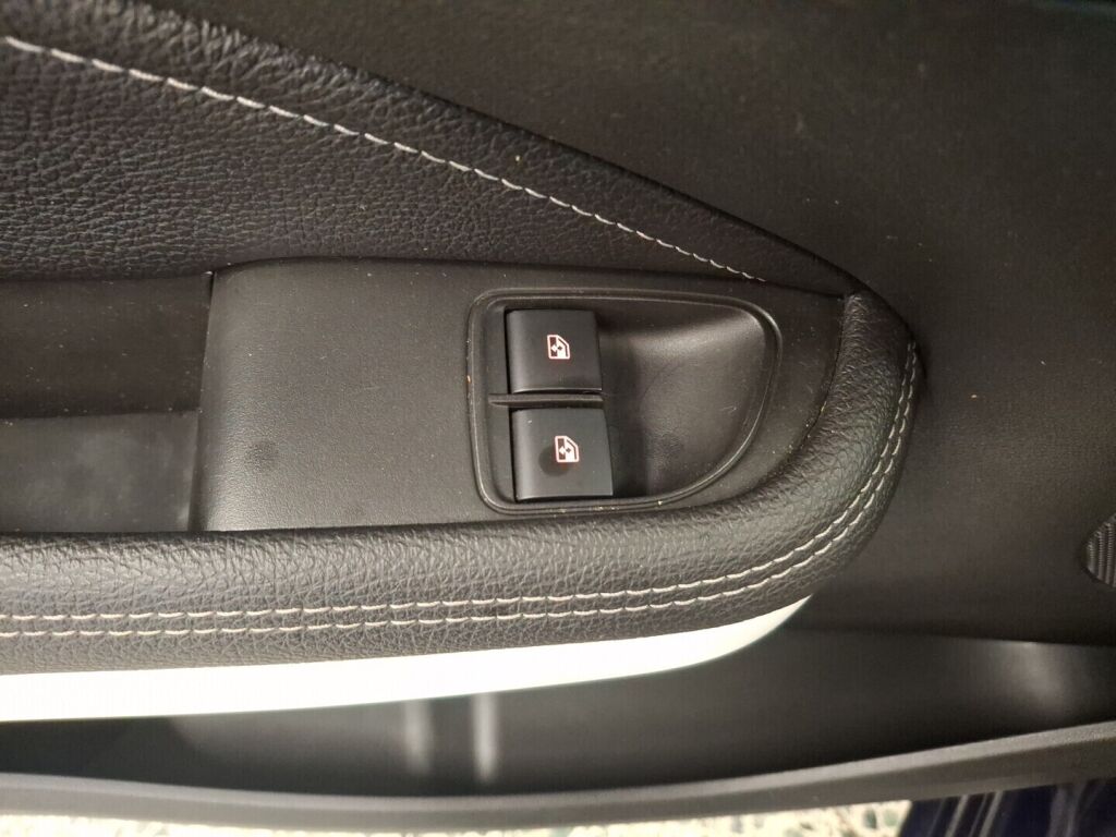 Opel Adam 2014 Sininen