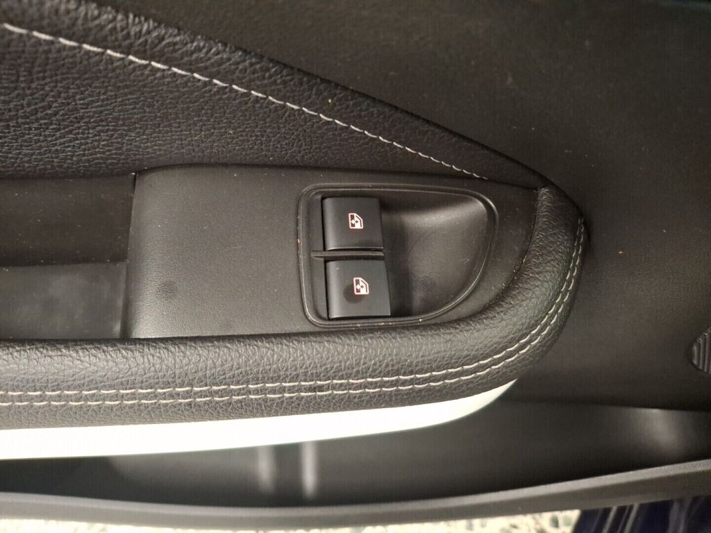 Opel Adam 2014 Sininen