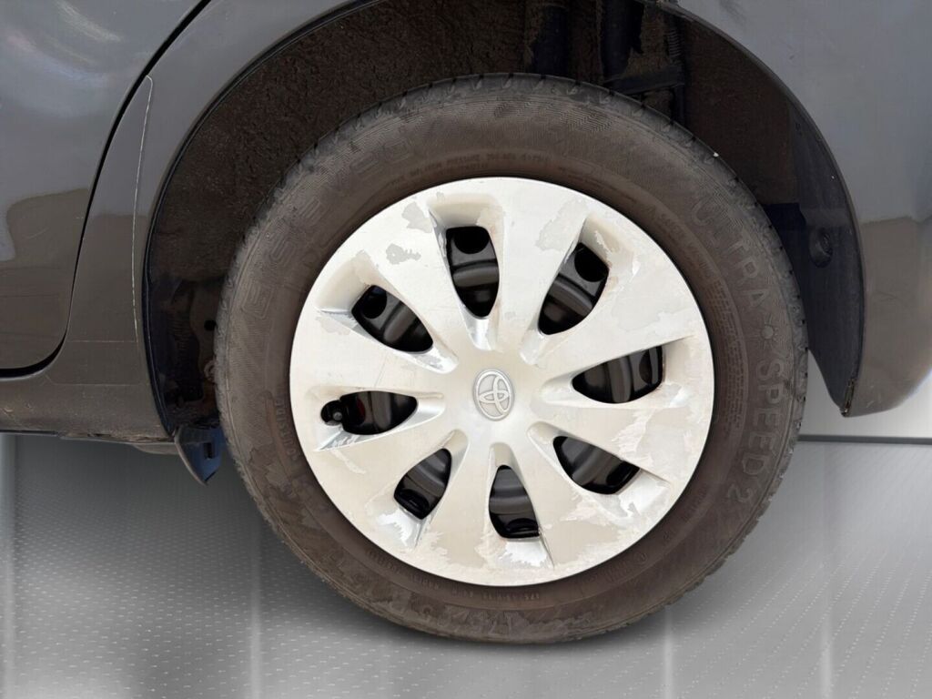 Toyota Yaris 2013 Musta