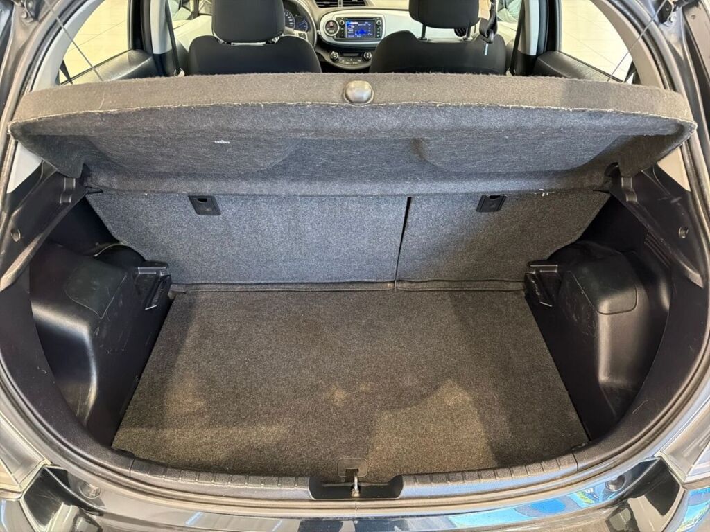 Toyota Yaris 2013 Musta