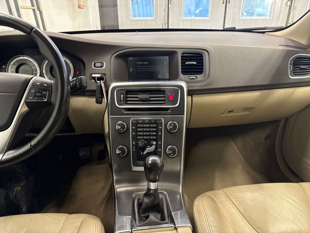 Volvo S60 2011 Ruskea (beige)