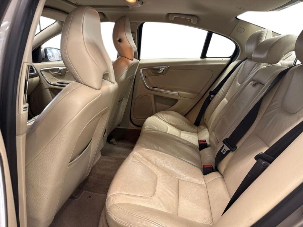 Volvo S60 2011 Ruskea (beige)