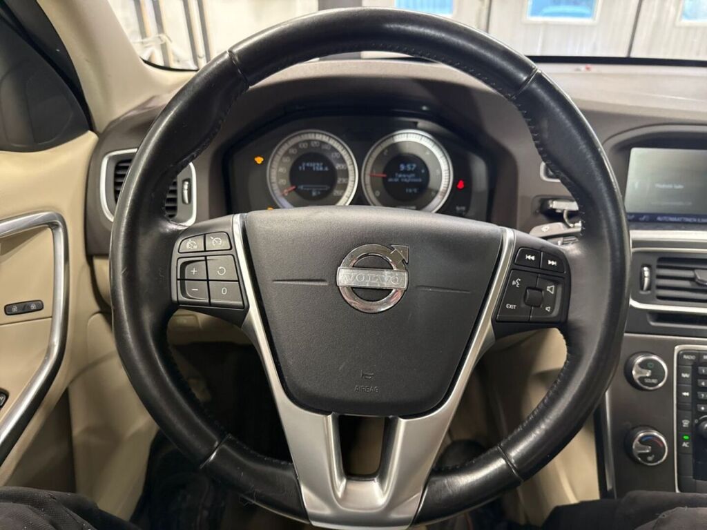 Volvo S60 2011 Ruskea (beige)